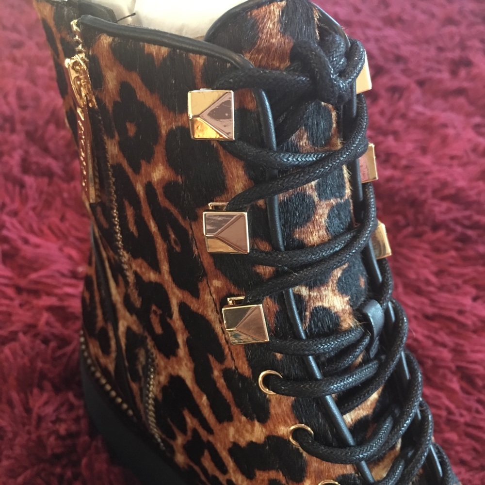 Michael Kors Combat Boot Leopard Print Calf Hair - Picture 5 of 8